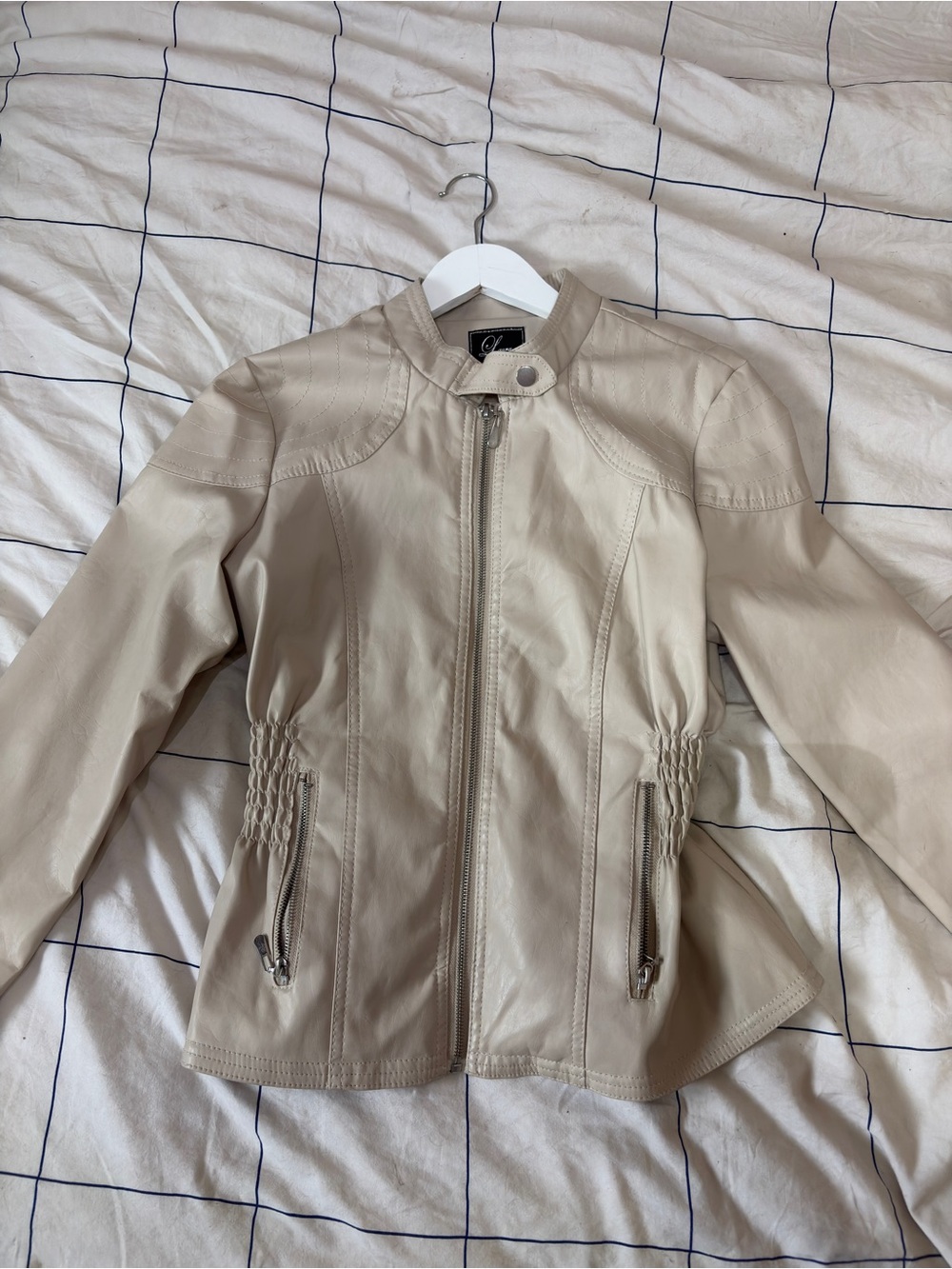Vintage Y2K Inspired Beige Fitted Cinched Leather Jacket - Size Medium